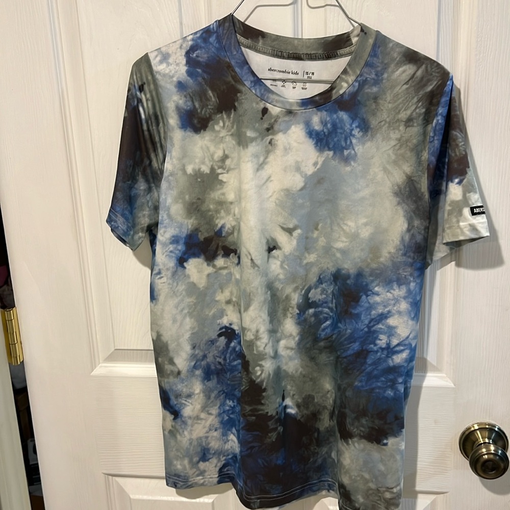 Abercrombie kids tee shirt, size 15/16, green, gray & blue tie dye